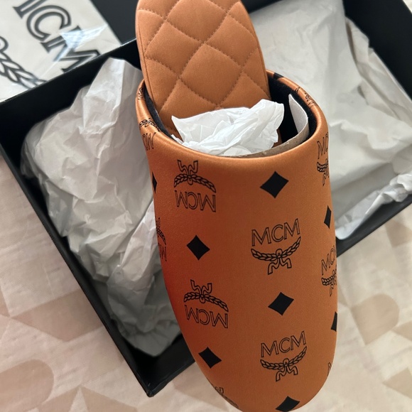MCM Slippers - Picture 5 of 5